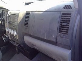 2010 TOYOTA TUNDRA WHITE, EXTD CAB, 5.7L AT, 4WD.  Z24915